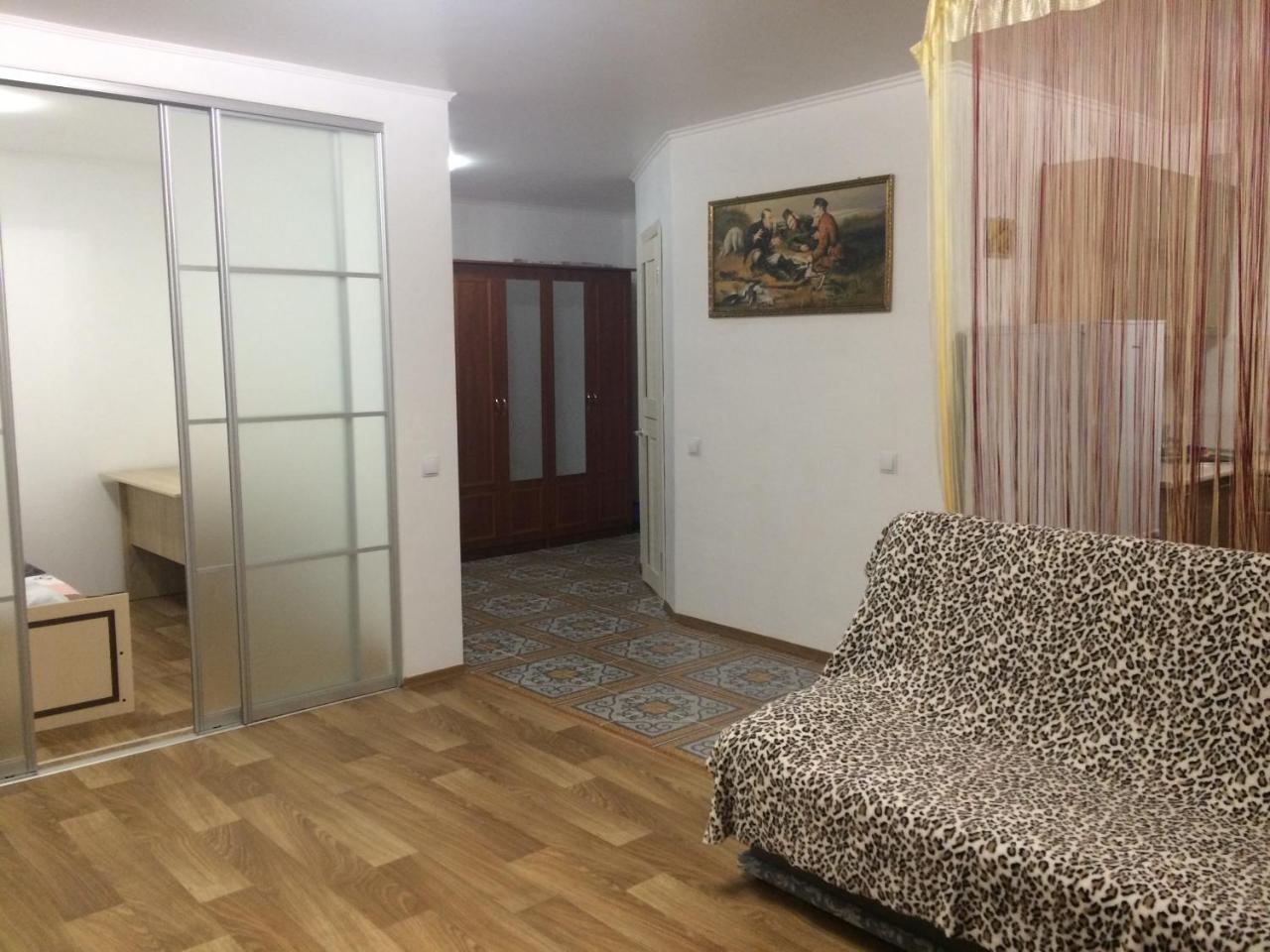 Studio Apartment In Center Poltava Ngoại thất bức ảnh