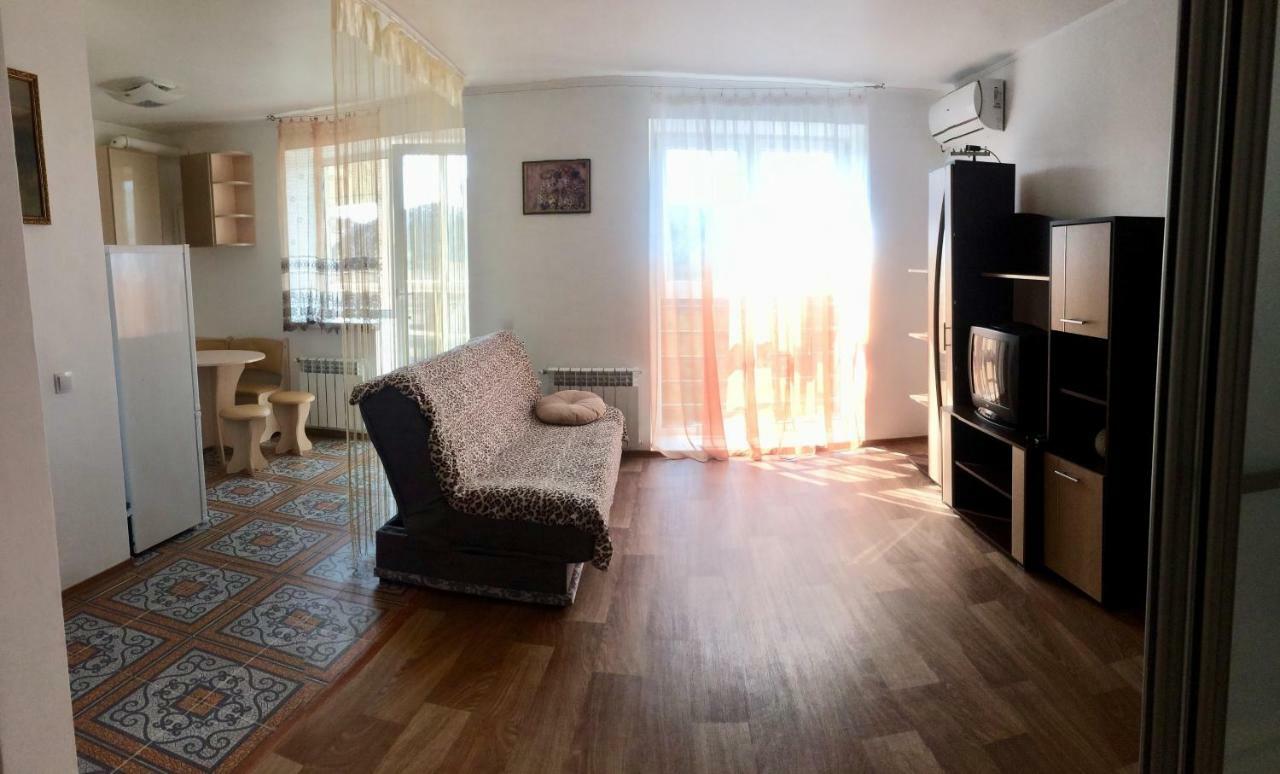 Studio Apartment In Center Poltava Ngoại thất bức ảnh