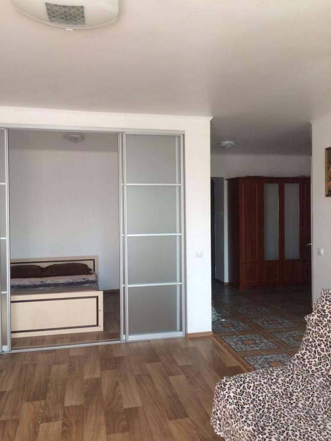 Studio Apartment In Center Poltava Ngoại thất bức ảnh